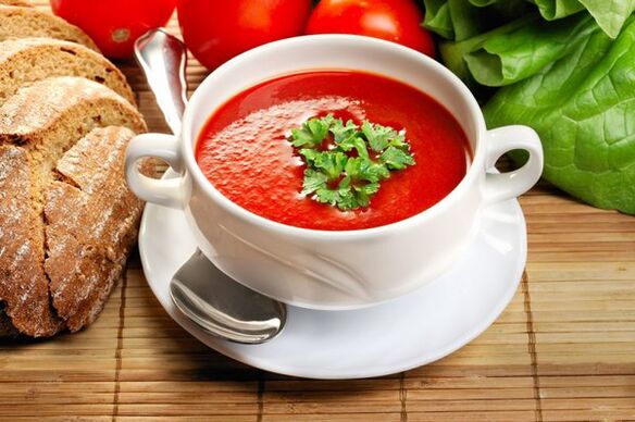 The drinking diet menu can be diversified with tomato soup. 